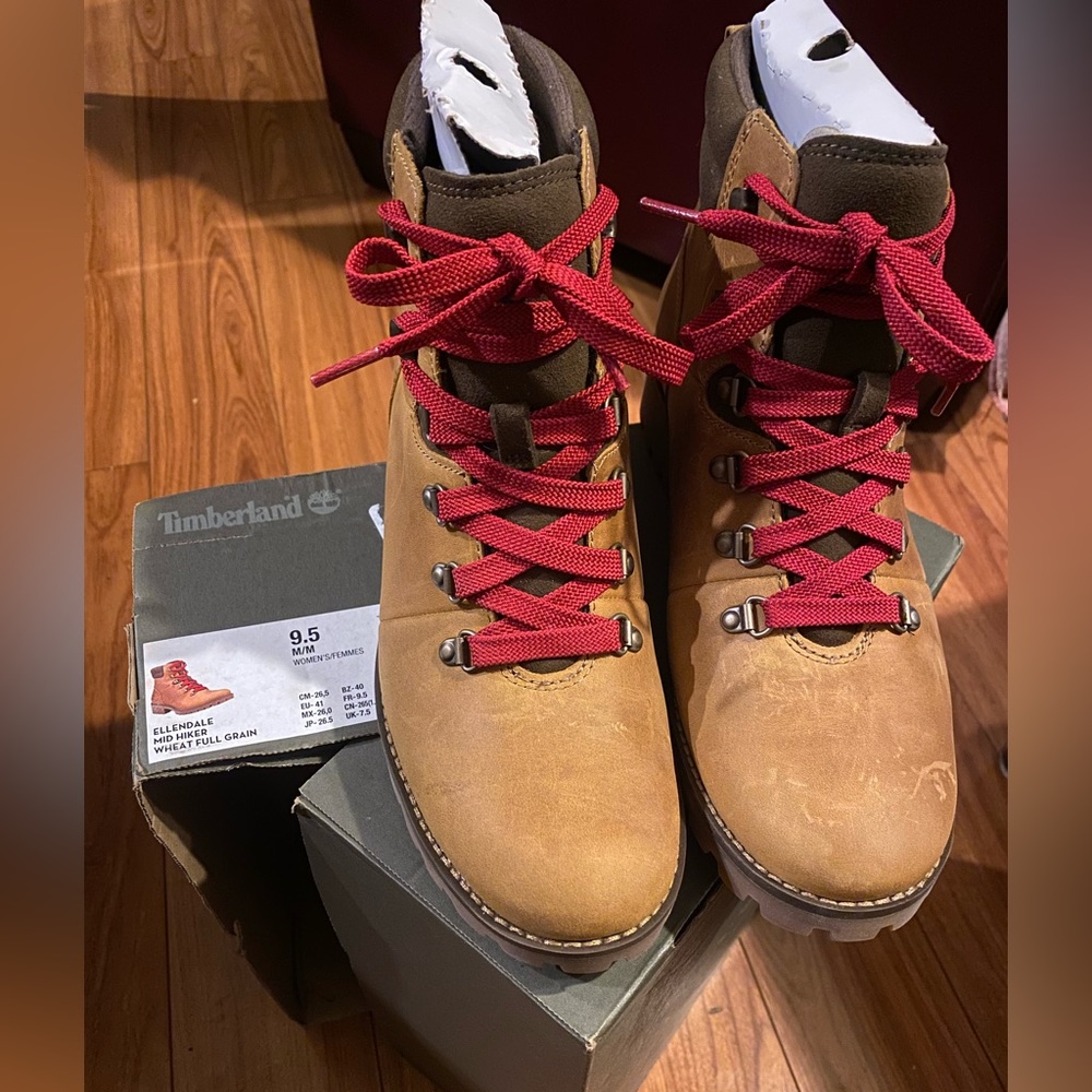 Timberland Ellendale Hiking Boot, new never worn.